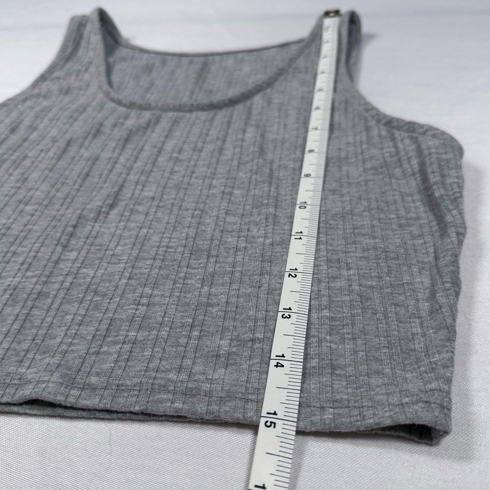 Gray Ribbed Crop Top - Picture 2 of 7